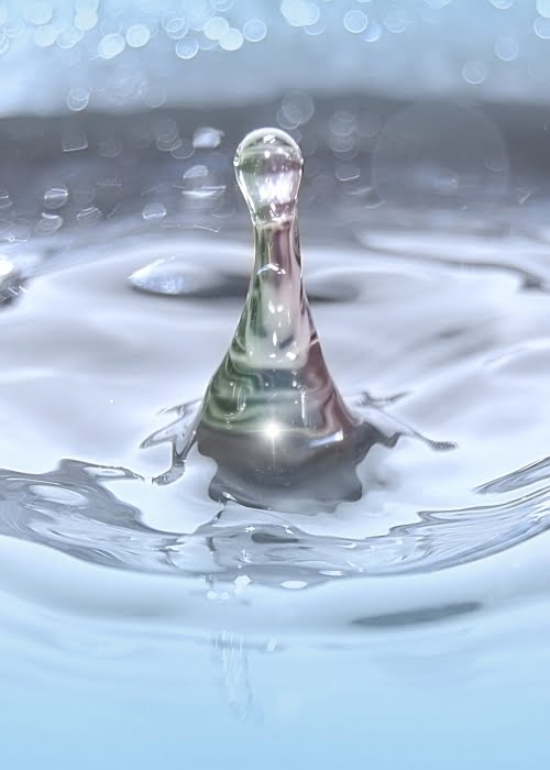 Tratamento mais simples a ser dado para a &aacute;gua de chuva antes do armazenamento &eacute; a separa&ccedil;&atilde;o e descarte da &aacute;gua da primeira chuva, respons&aacute;vel pela lavagem da atmosfera e dos contaminantes presentes na superf&iacute;cie dos telhados