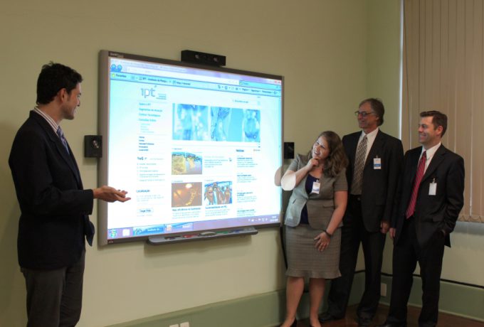Valle (esq) apresenta projetos do IPT a Bystryk, Dyck e Olsen