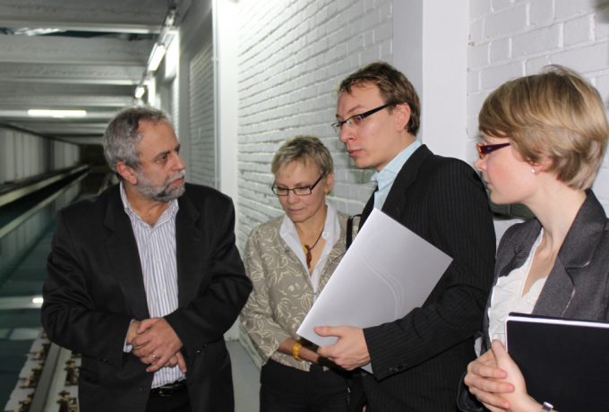 Carlos Daher Padovezi (à esq.) recebeu a comitiva da Alemanha no CNaval