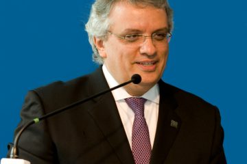 Oliveira: reconhecimento de suas contribuições à ciência e à tecnologia