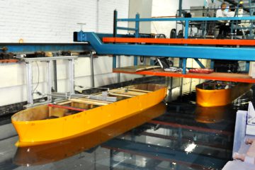 Condições limites, como navios trafegando próximo ao cais e folgas limitadas entre a quilha e o fundo do canal, estão em estudo pelo CNaval