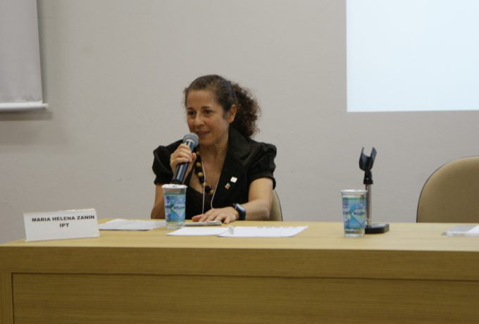 Maria Helena Ambrosio Zanin falou sobre as perspectivas de desenvolvimento da tecnologias de manipulação de partículas