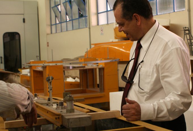 Glaucius Oliva conheceu as instalações do Centro de Engenharia Naval e Oceânica do IPT