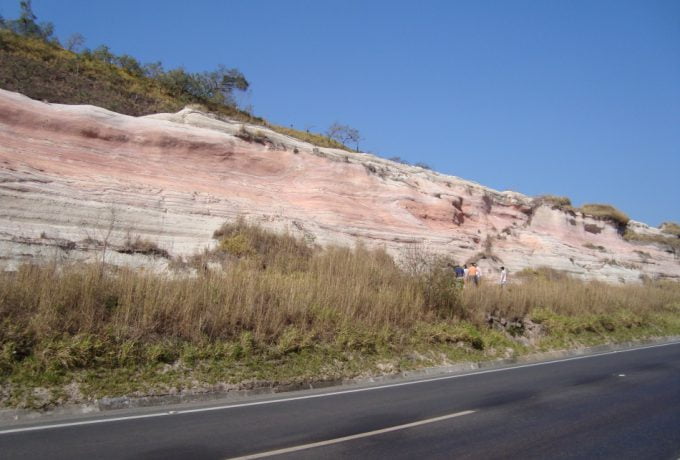 Aquífero Guarani é o maior do Estado de São Paulo, com uma área de 143 mil quilômetros quadrados sob terras agricultáveis e rodovias