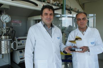 Rocha Poço (à esq.) e Freitas: projeto resultou no depósito de uma patente do catalisador