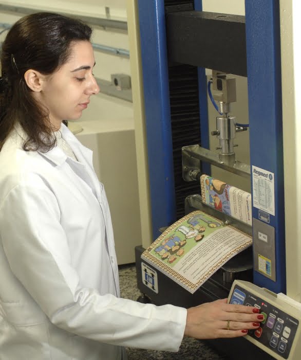 Análise amostral de livros didáticos chega a sete mil exemplares por ano