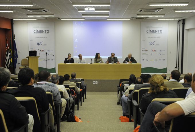O workshop ‘Cimento, Sustentabilidade e Tecnologia’ teve o objetivo de discutir os desafios de futuro na indústria cimenteira.