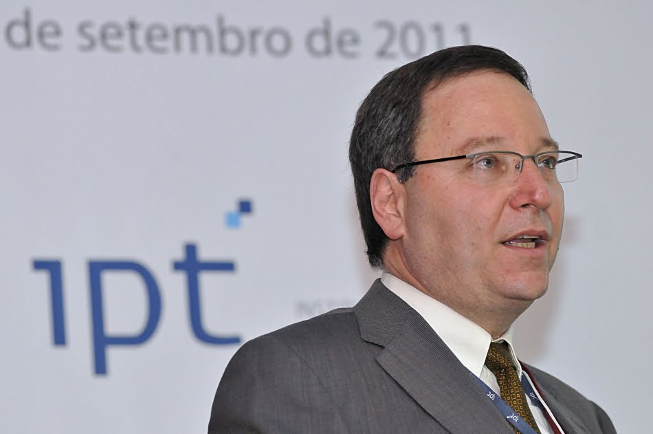 Valdecir Quarcioni falou do trabalho de P&D no Laboratório de Materiais de Construção do IPT