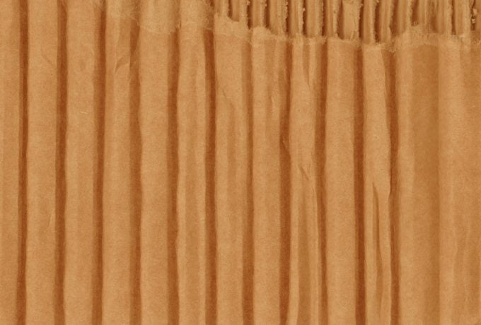 Papelão ondulado: ensaios de gramatura, espessura, resistência ao arrebentamento, resistência ao esmagamento, resistência à compressão de coluna e capacidade de absorção de água