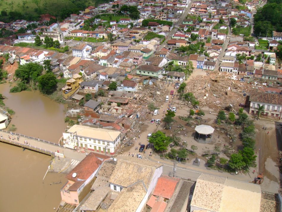 São Luiz do Paraitinga, em janeiro de 2010, logo após a enchente na cidade