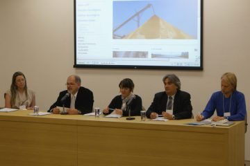 Da esq. para a dir.: Patricia Leal, Fernando Landgraf, Glaucia Mendes Souza (Instituto de Química da USP), Alexandre Lima (Agência USP de Inovação) e Andreas Gombert (Poli-USP)