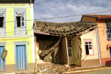 Casa em São Luís do Paraitinga, atingida por enchente de 2010: auxílio técnico do IPT para a reconstrução das edificações