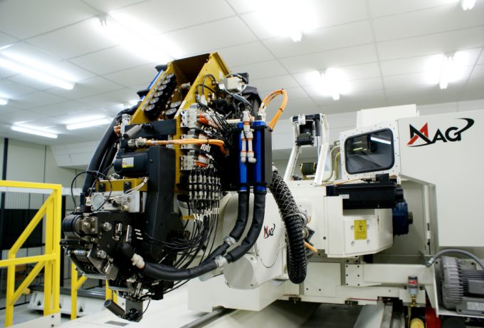 Fiber placement machine, única no hemisfério sul, instalada no laboratório de São José dos Campos