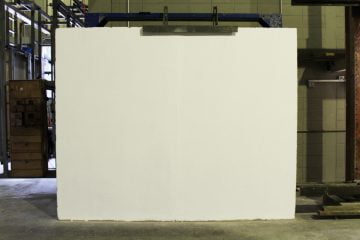 Parede passa por ensaio que aplica dez ciclos de aquecimento a 80 graus centígrados, seguidos por resfriamento