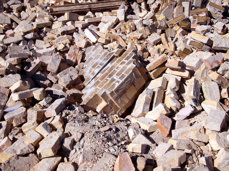 Nova tecnologia permitirá a produção de um cimento de baixo custo e reduzido impacto ambiental a partir das frações finas dos resíduos de construção e demolição (RCD)