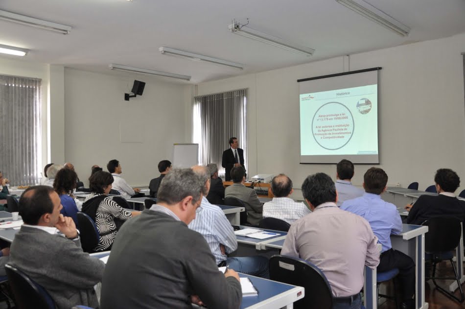 Luciano Almeida (em pé): IPT tem papel estratégico para impulsionar competitividade da economia - Crédito foto: Marina Guimarães