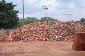Cacos cerâmicos constituem perdas do processo produtivo e são, usualmente, descartados