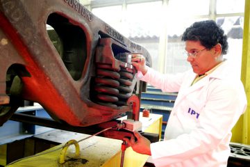 Ensaio laboratorial em truque de vagão