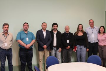 Intercâmbio on the road 12 Ali Maher (terceiro da esq. para dir) em reunião com pesquisadores do IPT