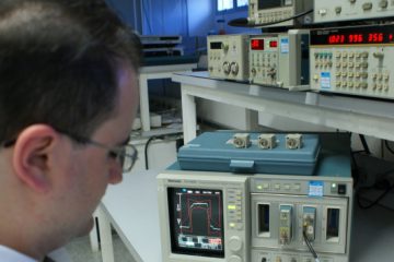 Medição de sinal digital no Laboratório de Metrologia Elétrica do IPT