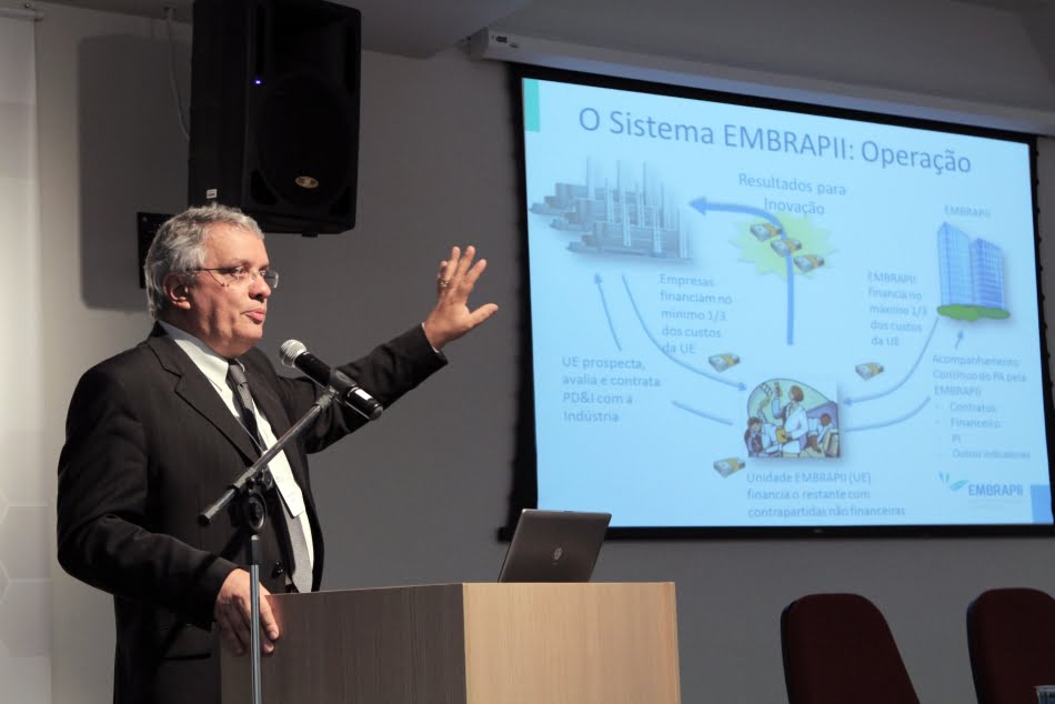 "Estamos trabalhando em áreas estratégicas definidas pela política do governo federal em que existem competências e empresas interessadas em comprar,” afirma Gomes de Oliveira