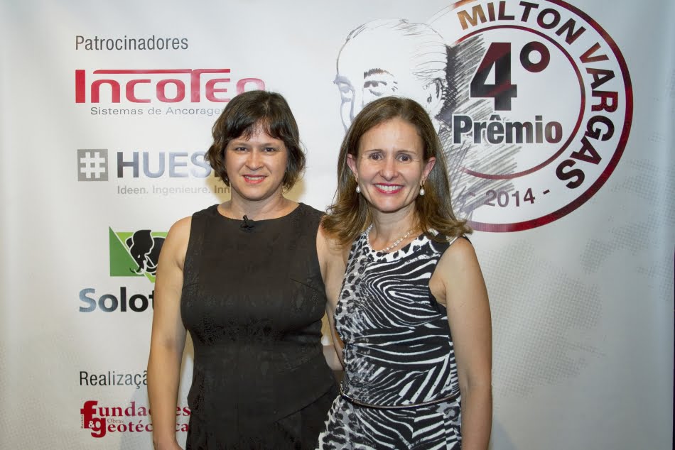 Pesquisadoras do IPT Sandra Lucia de Moraes (à esq) e Claudia Echevenguá Teixeira participaram da cerimônia de premiação. Crédito foto: Michelly Novo