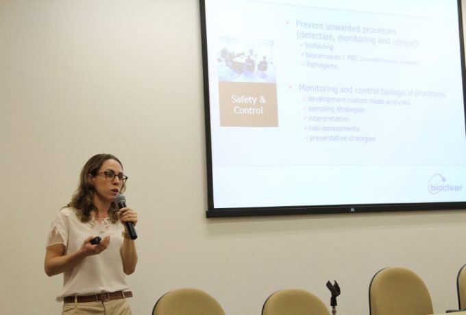 A doutora Aline Ramos da Silva falou sobre seu projeto de pós-doc em Groningen, na Holanda