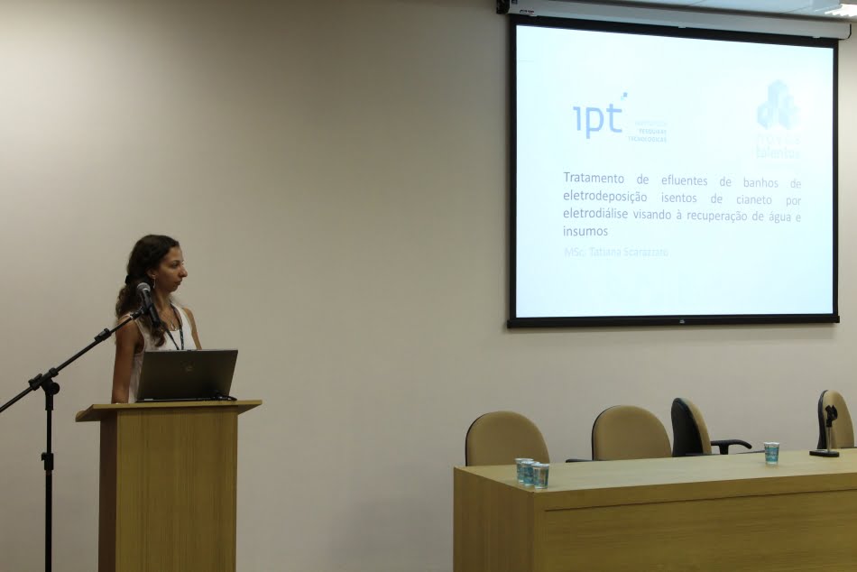 Doutoranda Tatiana Scarazzato, bolsista do programa Novos Talentos