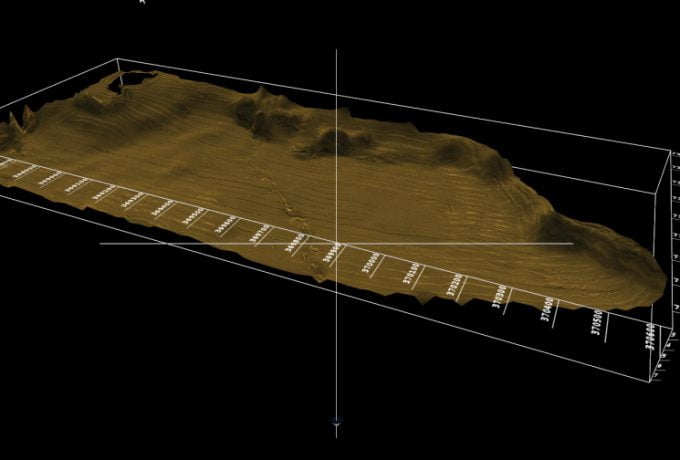 Mosaico batimétrico 3D associado com imagens do sonar de varredura lateral de parte do reservatório Taiaçupeba resultante do levantamento com o Sonar de Varredura lateral interferométrico Edgetech 6205, realizado no período de 23 a 28 de fevereiro de 2015