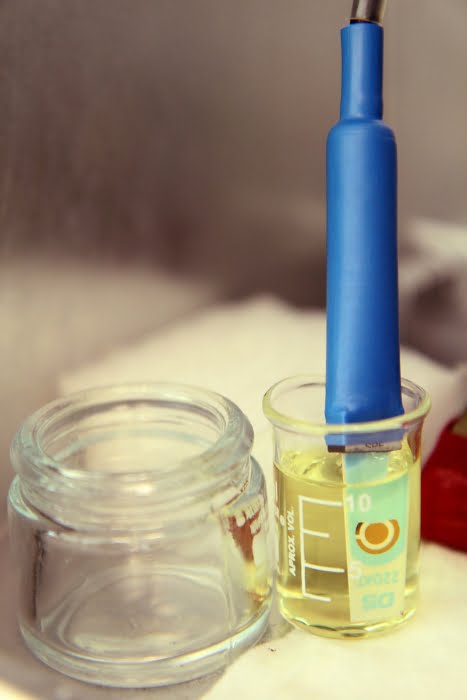 Arranjo experimental para testes na etapa de reconhecimento do antígeno, usando  espectroscopia de impedância com eletrodos impressos modificados.