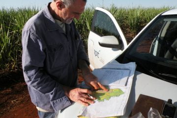 Serviço de campo realizado pelos técnicos do IPT em Ituverava