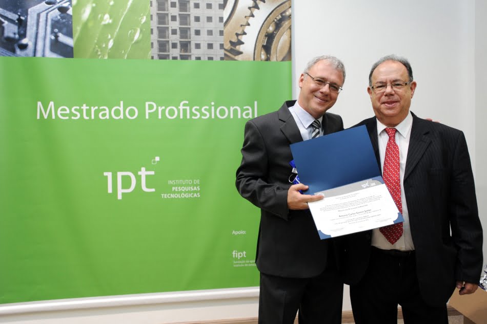 Antonio Carlos Gomes Junior (à esq) e o pesquisador Silas Derenzo