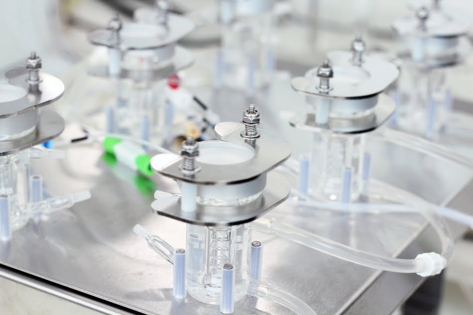 Empresas terão acesso às equipes técnicas do Hospital das Clínicas, IPT e Prodesp, além da infraestrutura laboratorial e de equipamentos especializados para orientação, apoio na execução de provas de conceito, casos de uso real, testes-pilotos e troca de informações técnicas