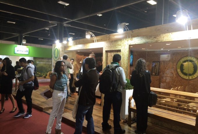 Estande do Madeira é Legal na Greenbuilding Brasil 2015