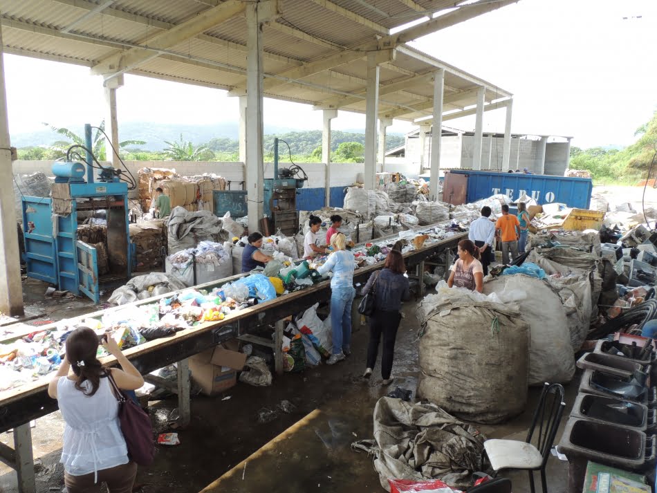Centro de gerenciamento e beneficiamento de resíduos de Bertioga foi inaugurado no primeiro semestre de 2015