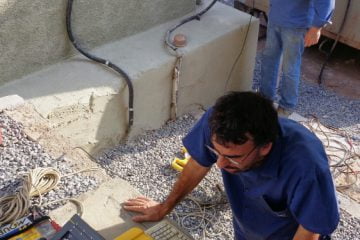 Ensaio sísmico paralelo em execução em fundação de torre de telefonia