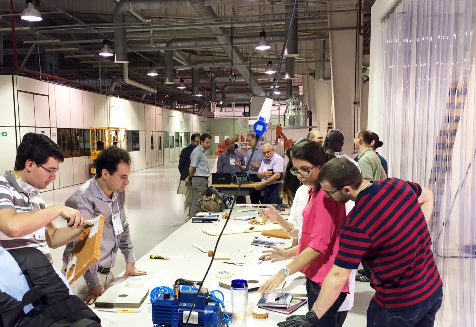 A group of 36 representatives from various organizations in Brazil, such as Embraer, TAP, TAM, IPT, ITA and Fatec, participated at the workshop held in São José dos Campos. Photo: ICRIT 