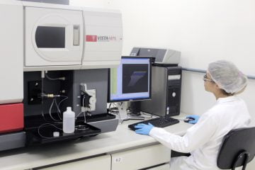 Quantificação de metais em pilhas e baterias conforme Resolução CONAMA 401 3 Espectrômetro de emissão atômica por plasma (ICP)