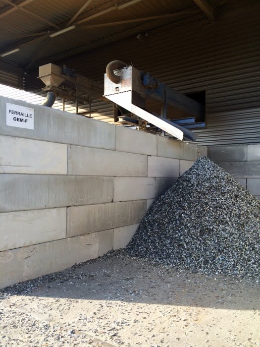 Fração de metais ferrosos após separação em processo de reciclagem