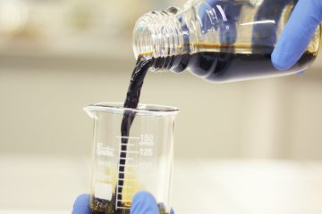 Bio-óleo pode ser usado como insumo químico e também como combustível em alguns tipos de sistemas de geração, entre outras aplicações