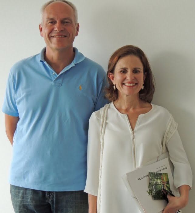 Cláudia conheceu as instalações da empresa responsável pelo gerenciamento dos resíduos gerados na cidade de Munique, a AWM - ao lado, o chefe do escritório da gerência de fábrica, Günther Langer