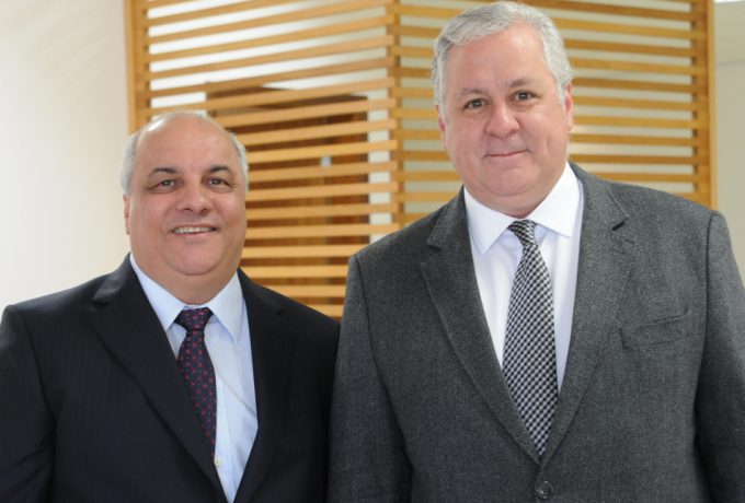 Antonio Carlos de Camargo (à esquerda) e Samuel Marcio Toffoli, diretor de eventos da associação. Crédito foto: Divulgação Abceram
