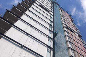 Sistemas de revestimento não-aderido podem ser aplicados tanto na execução de novas fachadas quanto no retrofit de edificações