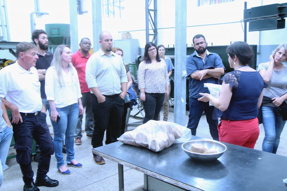 Participantes do curso visitaram as instalações do Laboratório de Processos Metalúrgicos do IPT