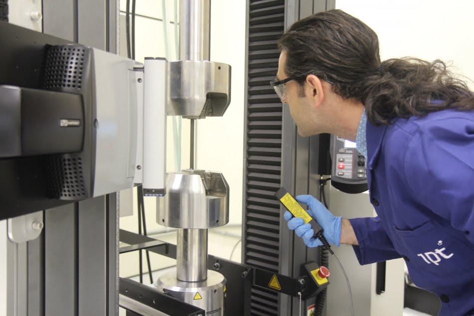 Preparação dos corpos de prova foi realizada no IPT, com exceção da manufatura das placas, que foi feita no ITA