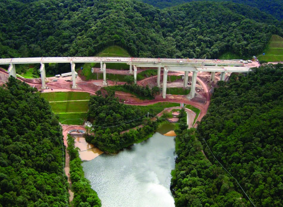 Viaduto em trecho do Rodoanel Sul, 2013. Inspeções em OAEs devem começar logo após a conclusão das obras