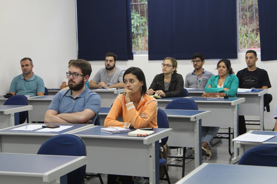 Participantes, vindos das cidades de Diadema, Peruíbe e Caraguatatuba tiveram a oportunidade de conhecer e praticar o método simplificado para avaliação do desempenho térmico no curso