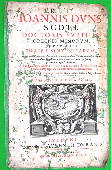 Obra de 1639 pertence ao acervo de livros raros da instituição e o estado de seus 12 volumes estava bastante comprometido...Crédito: Julita Azevedo