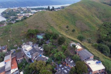 Uso do drone para mapeamento das áreas de risco sujeitas a deslizamentos de terra trouxe uma série de benefícios para o trabalho: as imagens podem ser avaliadas logo após o sobrevoo, os custos são mais baixos em comparação à contratação de um helicóptero para obtenção das fotos...