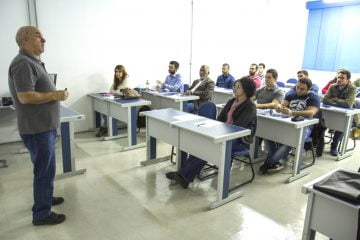 No curso, que teve mais de 60 inscritos para a primeira turma, foram abordadas questões sobre como adquirir parâmetros de resistência do solo e como fazer análises de estabilidade